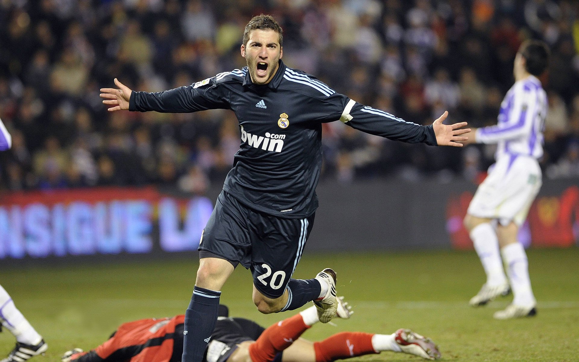 法国队遭遇惨败，欧预赛形势变得严峻，法国欧预赛成绩